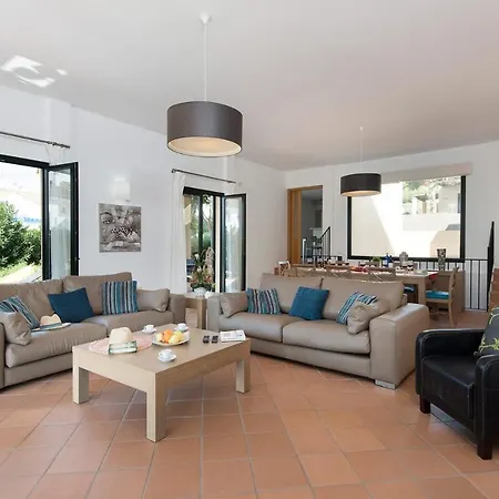 Josefa By * קאלה גלדנה